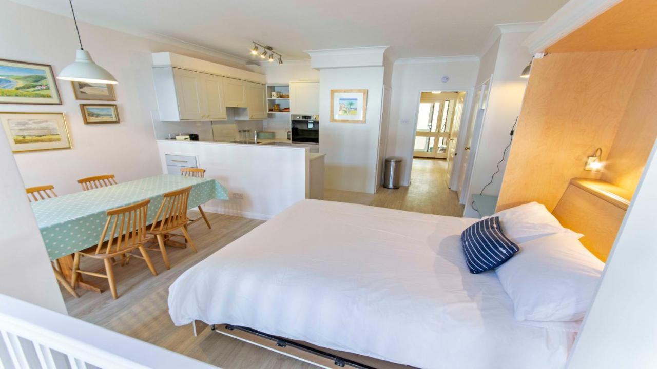 Clifton Court Apt 16 With Indoor Heated Pool & Sea Views Croyde Exterior foto
