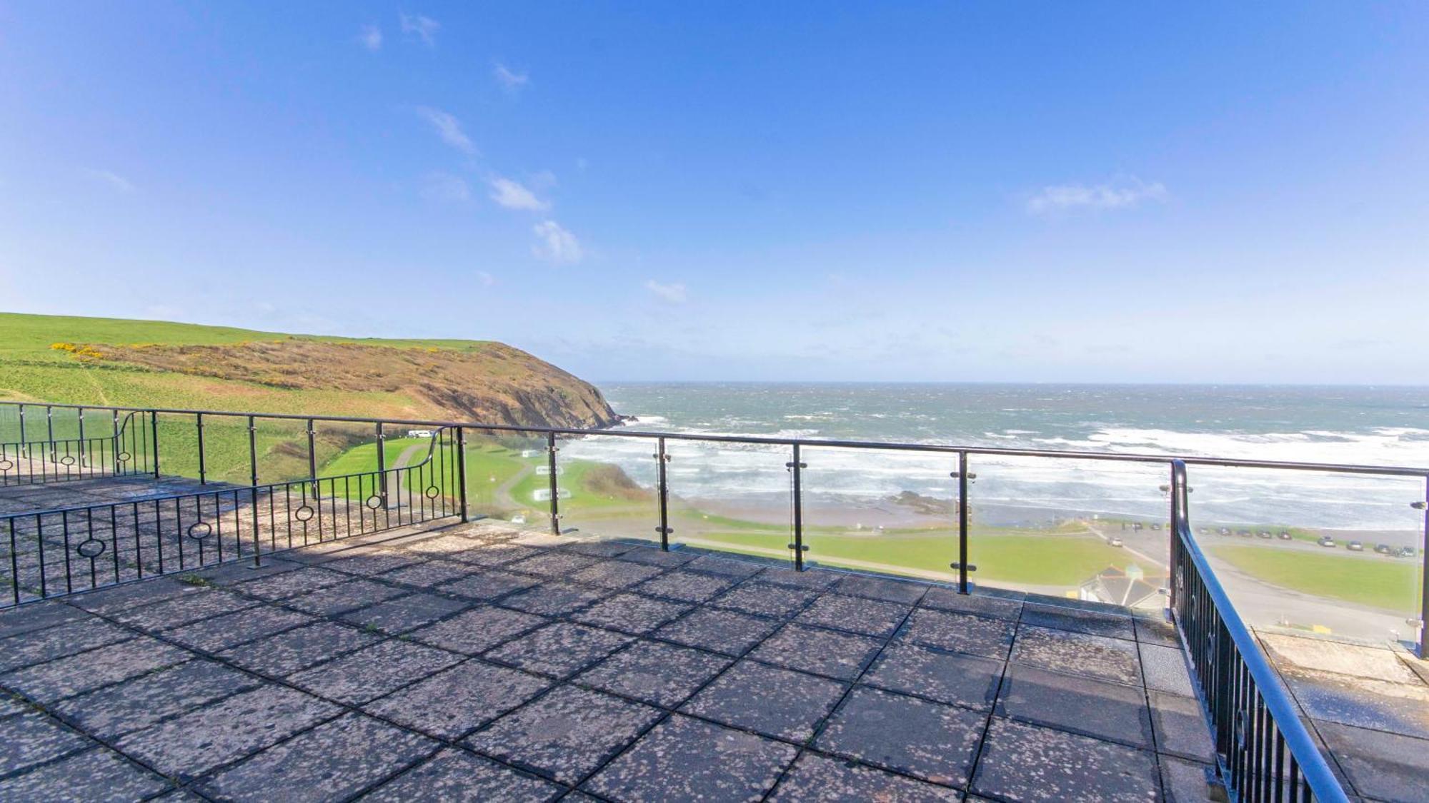 Clifton Court Apt 16 With Indoor Heated Pool & Sea Views Croyde Exterior foto